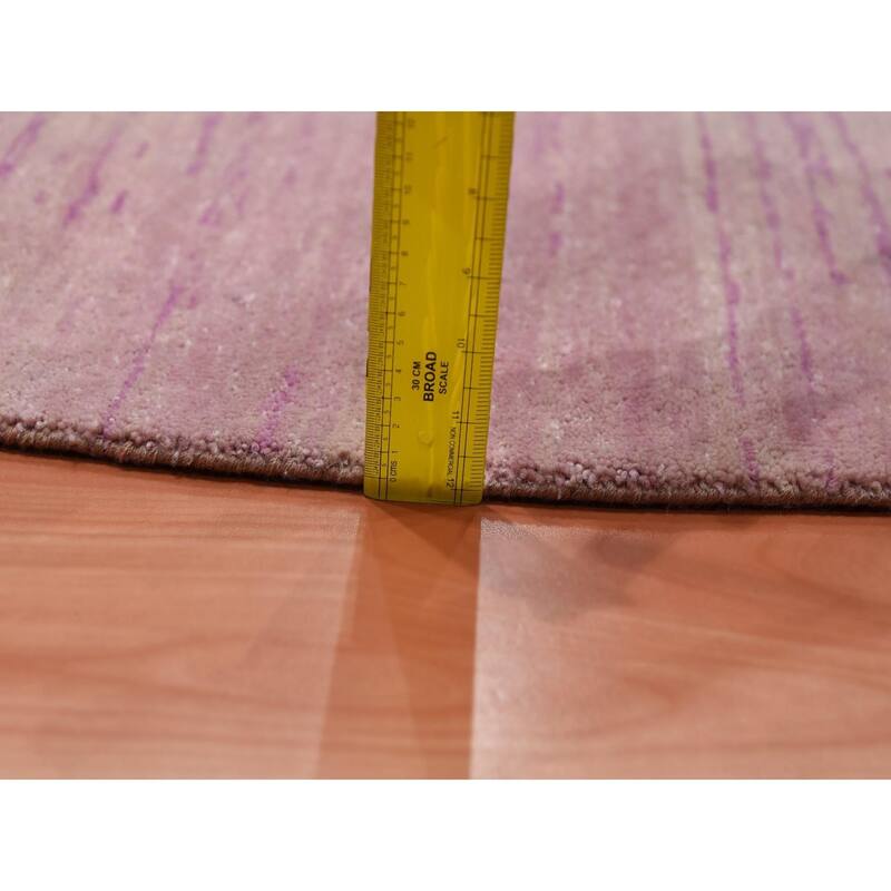 Shahbanu Rugs Hand Knotted Zero Pile Horizontal Ombre Design Pink with